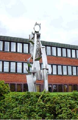 The King stainless steel sculpture